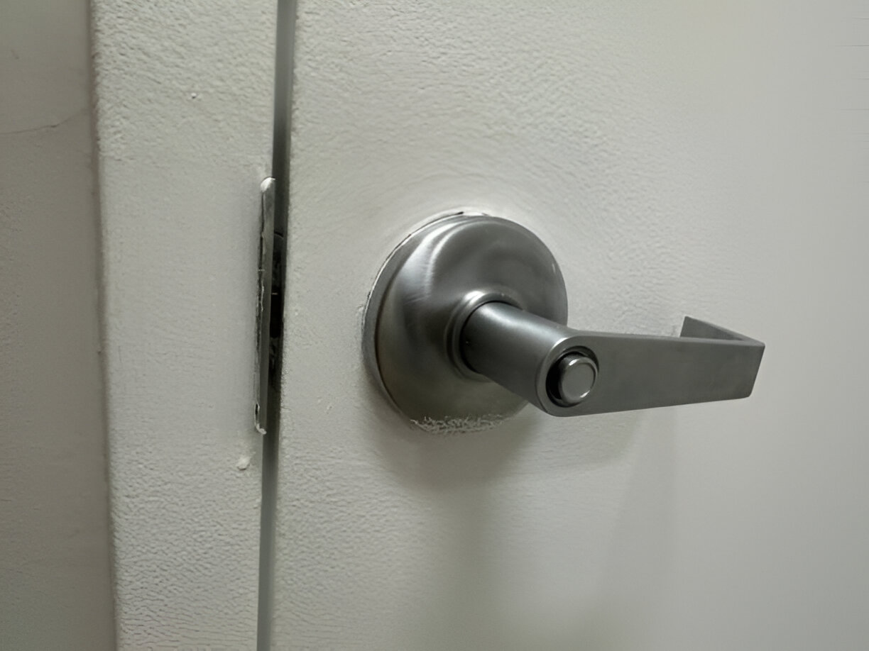 loose door handle